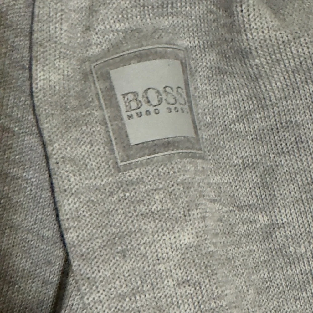 Hugo Boss Zip - Picture 2 of 3